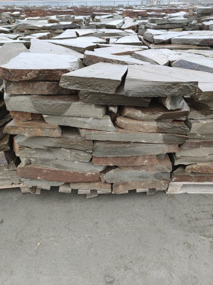 Плитняк песчаник серо-зелёный для мощения 60-65 мм купить в Петрозаводске