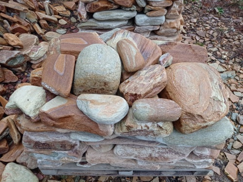 Златолит жёлтый, жёлто-зелёный глыбки и валуны для ланшафтного дизайна купить в Петрозаводске