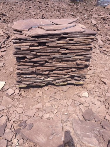 Плитняк лемезит бордовый для цоколя 1,5-2 см купить в Петрозаводске