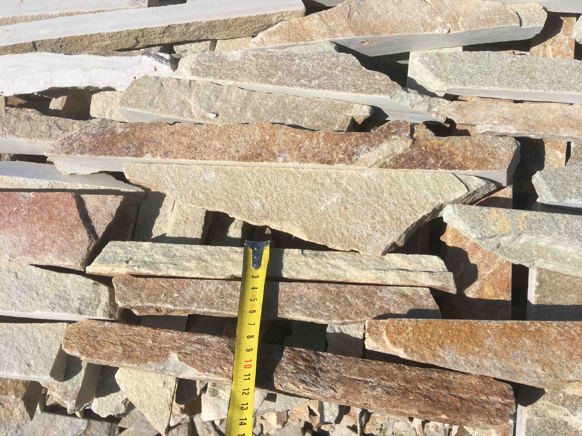 Горбушка златолит золотистый для облицовки купить в Петрозаводске