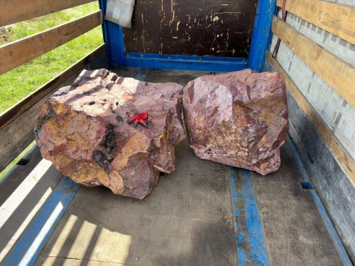 Ландшафтные глыбы красно-фиолетовые 200-1000 килограмм купить в Петрозаводске
