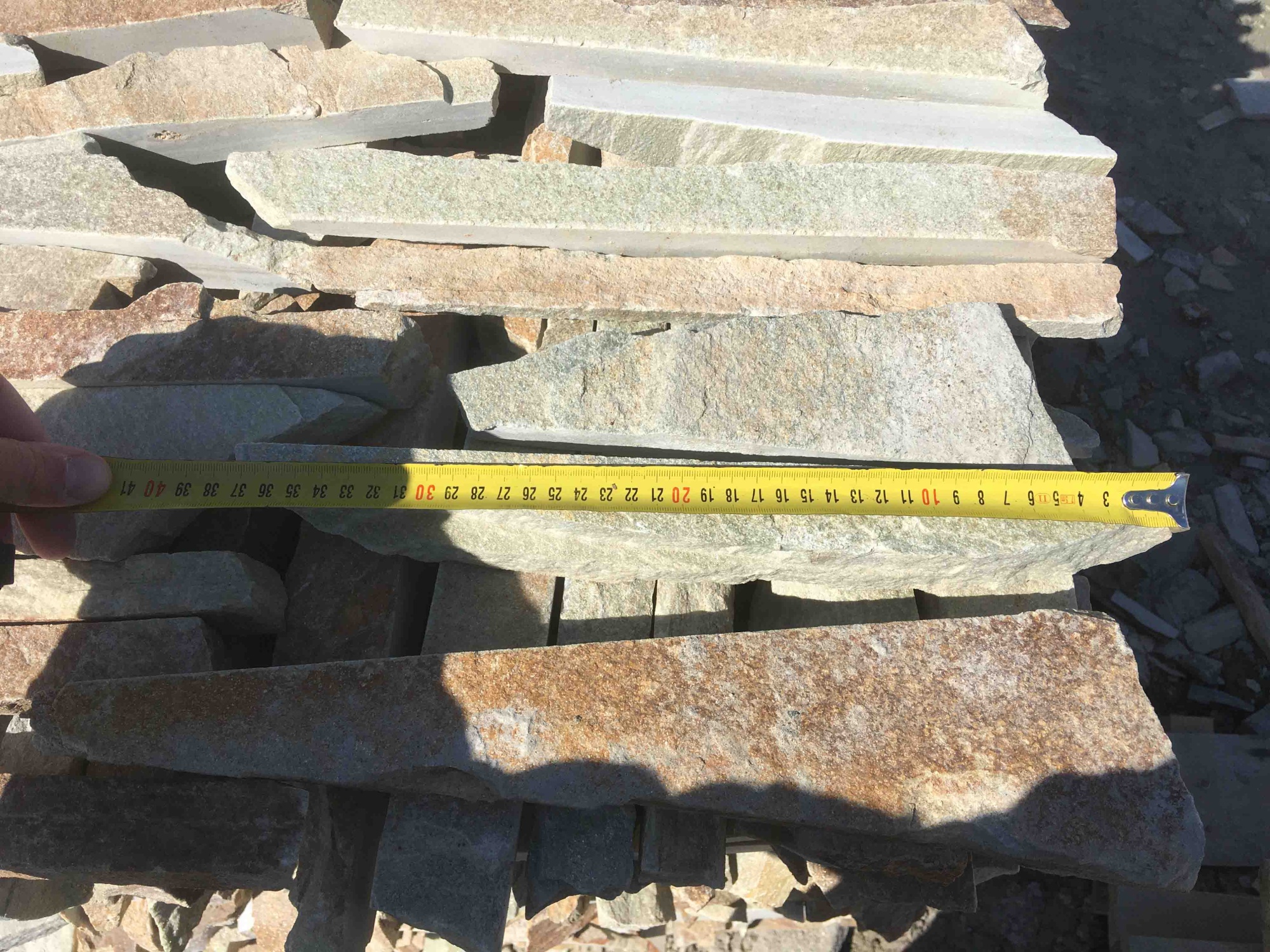 Горбушка златолит золотистый для облицовки купить в Петрозаводске