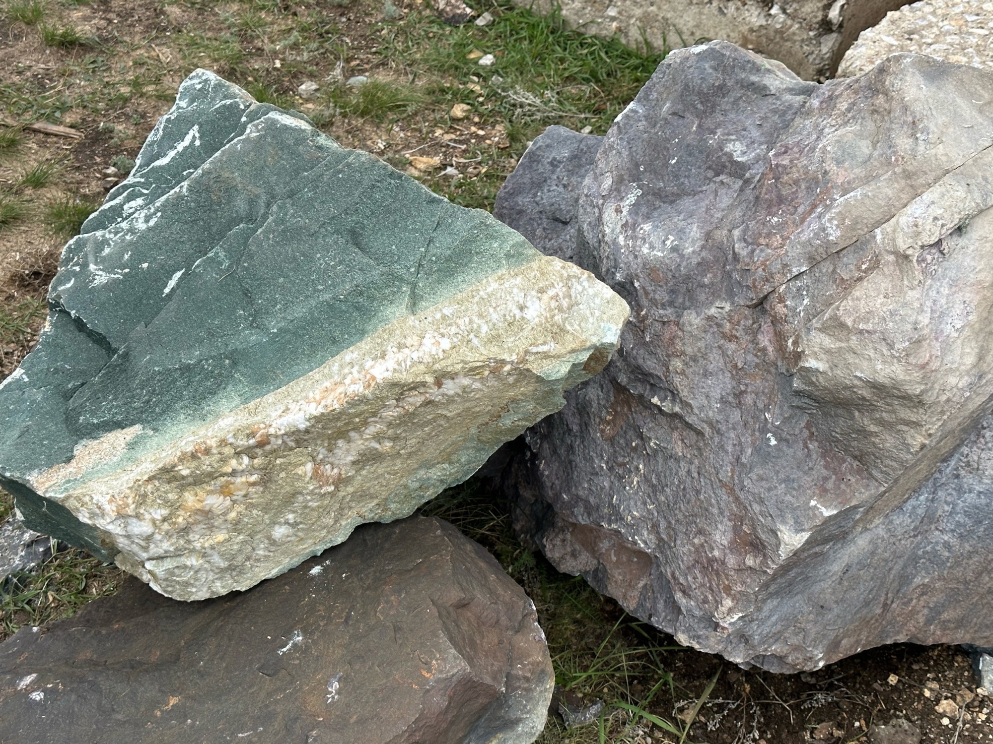 Камни для ландшафтного дизайна зелёные 10-60 килограмм купить в Петрозаводске