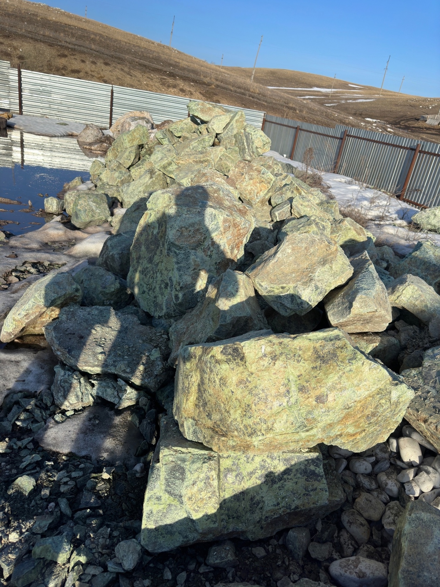 Камни для ландшафтного дизайна зелёные 10-60 килограмм купить в Петрозаводске