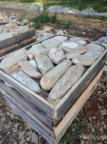 Златолит жёлтый, жёлто-зелёный глыбки и валуны для ланшафтного дизайна купить в Петрозаводске