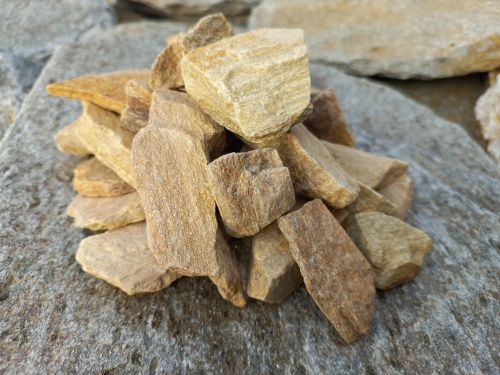 Златолит жёлтый декоративная каменная крошка купить в Петрозаводске