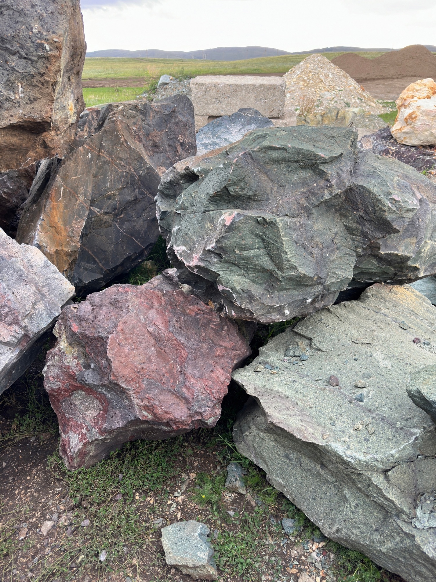 Камни для ландшафтного дизайна зелёные 10-60 килограмм купить в Петрозаводске