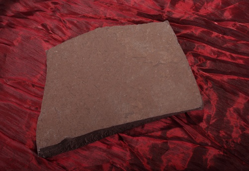 Плитняк лемезит бордовый для цоколя 1,5-2 см купить в Петрозаводске