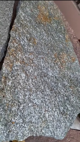 Плитняк златолит серебристый для цоколя, отмостки купить в Петрозаводске