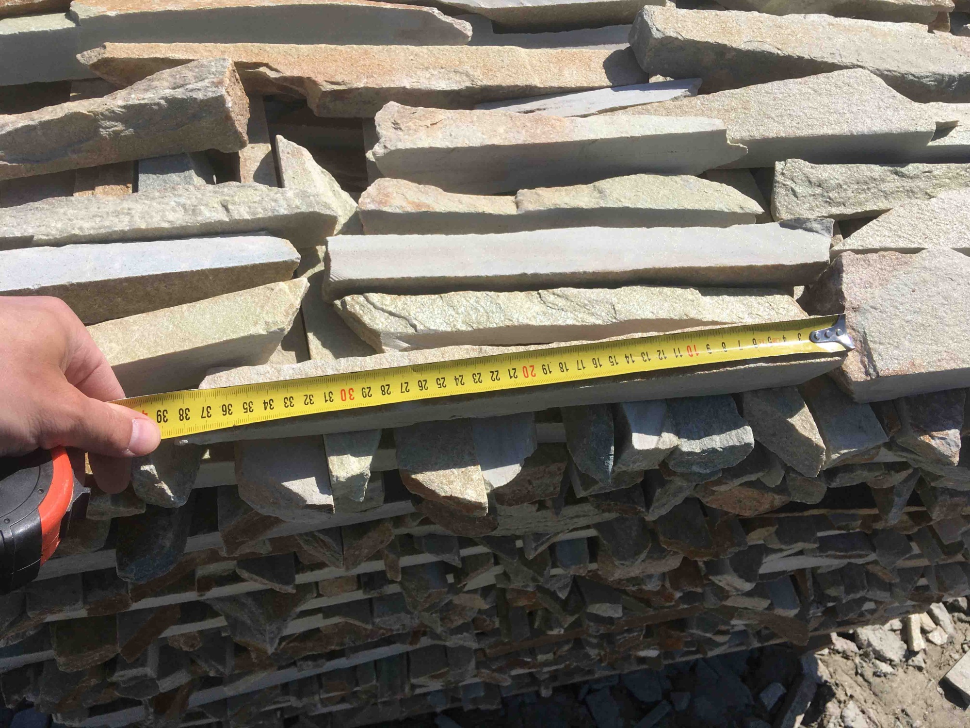 Горбушка златолит золотистый для облицовки купить в Петрозаводске