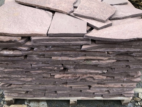 Плитняк лемезит бордовый для облицовки цоколя 20-25 мм  купить в Петрозаводске