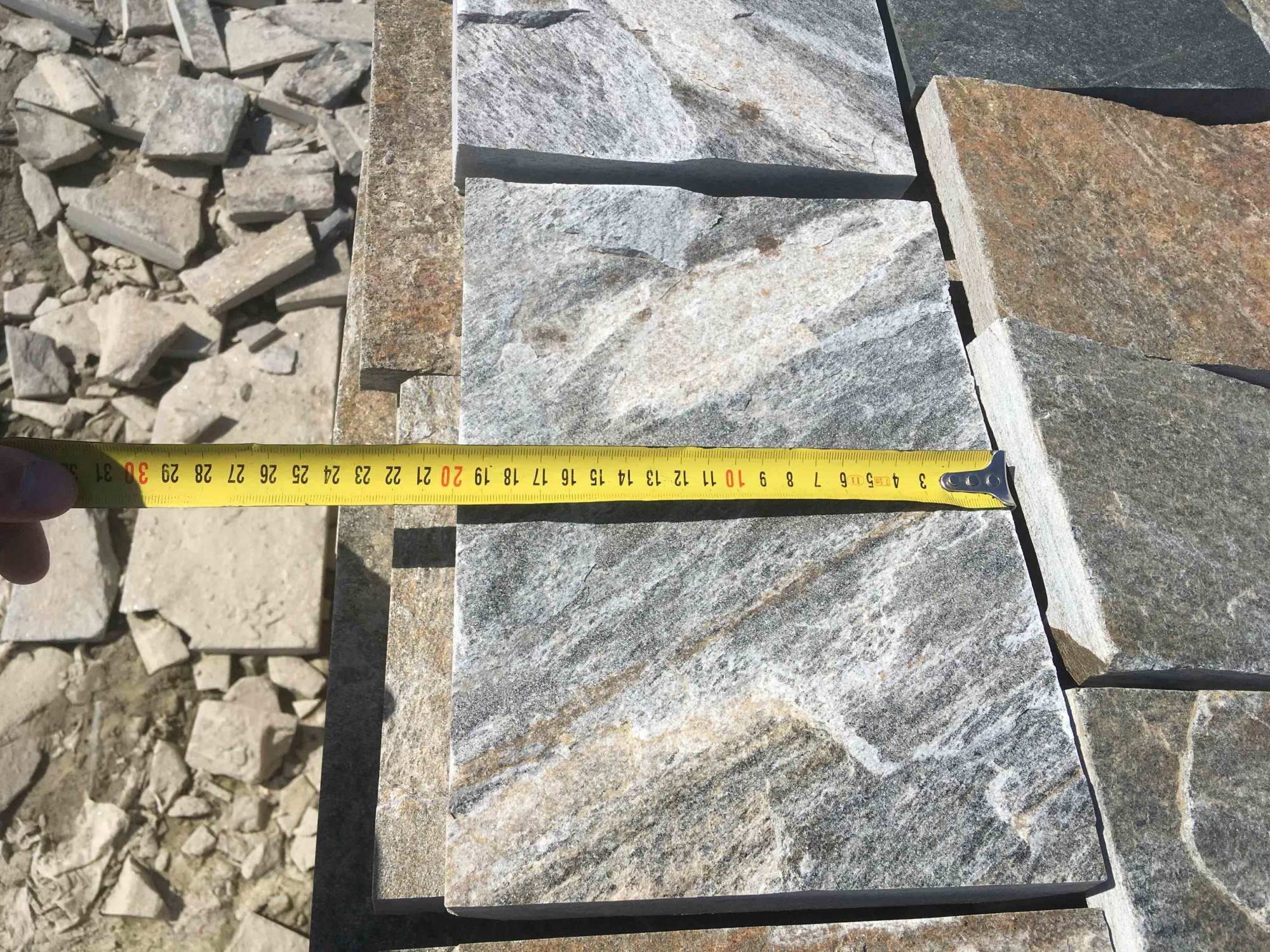 Плитка пилёная златолит Уральский для цоколя, отмостки купить в Петрозаводске